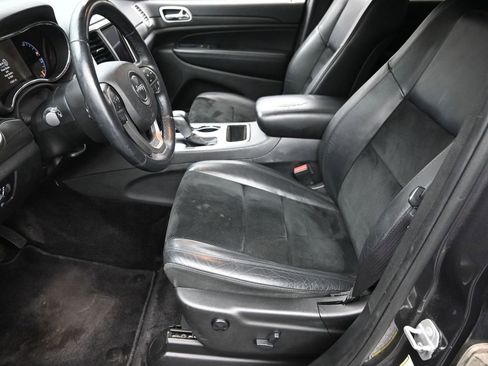 Used 2018 Jeep Grand Cherokee Altitude image 14