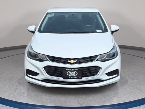 Used 2017 Chevrolet Cruze LT FWD image 3