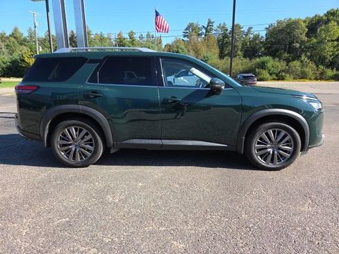 Used 2022 Nissan Pathfinder SL AWD/4WD image 34