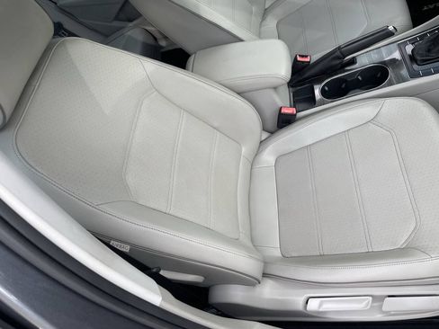 Used 2016 Volkswagen Passat 1.8T SE FWD image 15