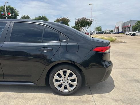 Used 2021 Toyota Corolla LE FWD image 7