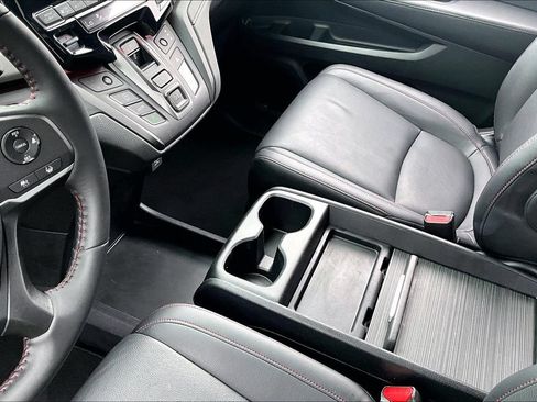 Certified 2024 Honda Odyssey Sport image 18