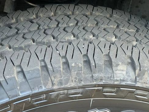Used 2025 RAM 2500 Limited AWD/4WD image 14