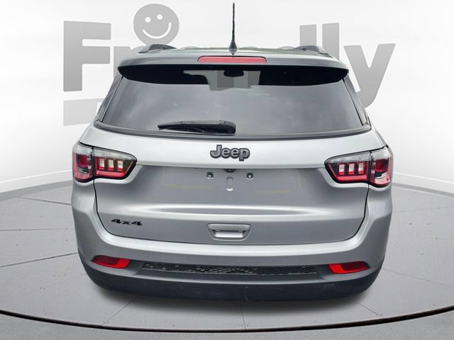 Used 2023 Jeep Compass Latitude w/ Convenience Group AWD/4WD image 6