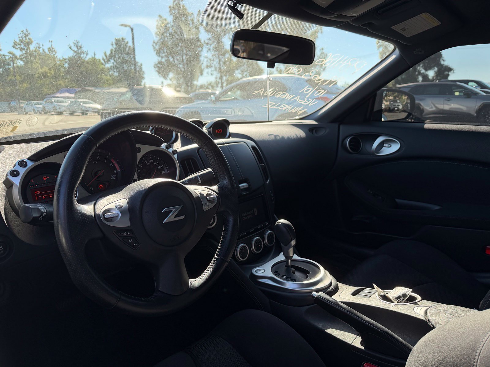 Used 2017 Nissan 370Z Coupe RWD image 4