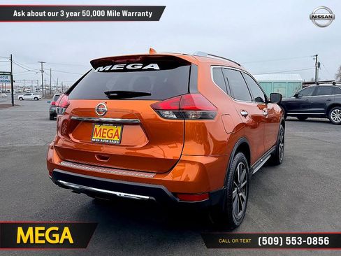 Used 2018 Nissan Rogue SL w/ Premium Package image 11