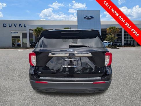 Used 2022 Ford Explorer XLT image 4