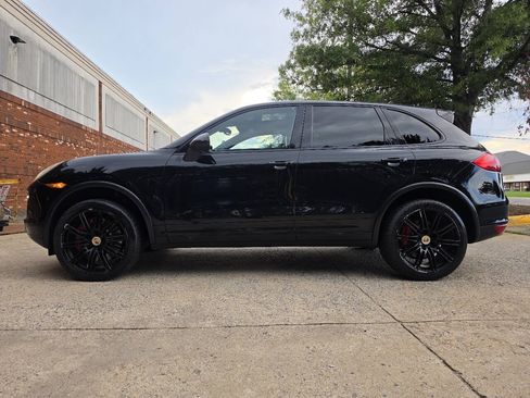 Used 2011 Porsche Cayenne Turbo AWD/4WD image 4