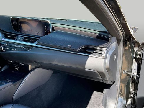 Used 2021 Lexus ES 300h Ultra Luxury w/ Accessory Package 2 FWD image 19