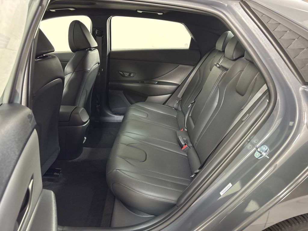 New 2026 Hyundai Elantra SEL Sport FWD image 18