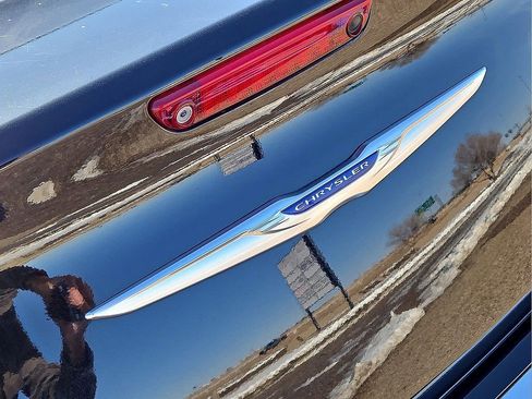 Used 2019 Chrysler 300 Touring L w/ Quick Order Package 22F image 13