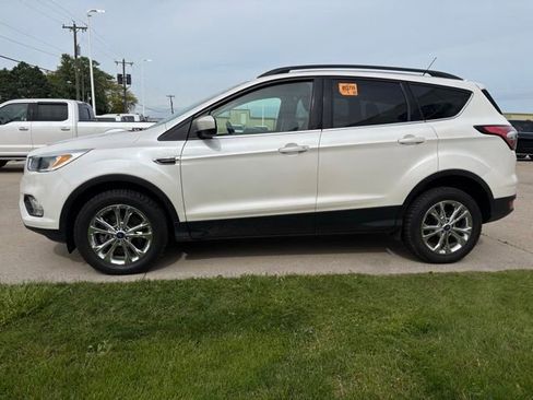 Used 2018 Ford Escape SE w/ SE SYNC Package AWD/4WD image 11