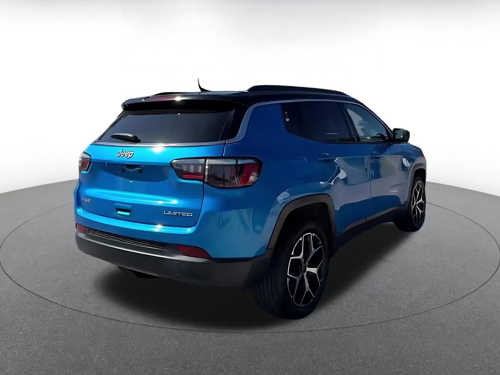 Used 2025 Jeep Compass Limited AWD/4WD image 13
