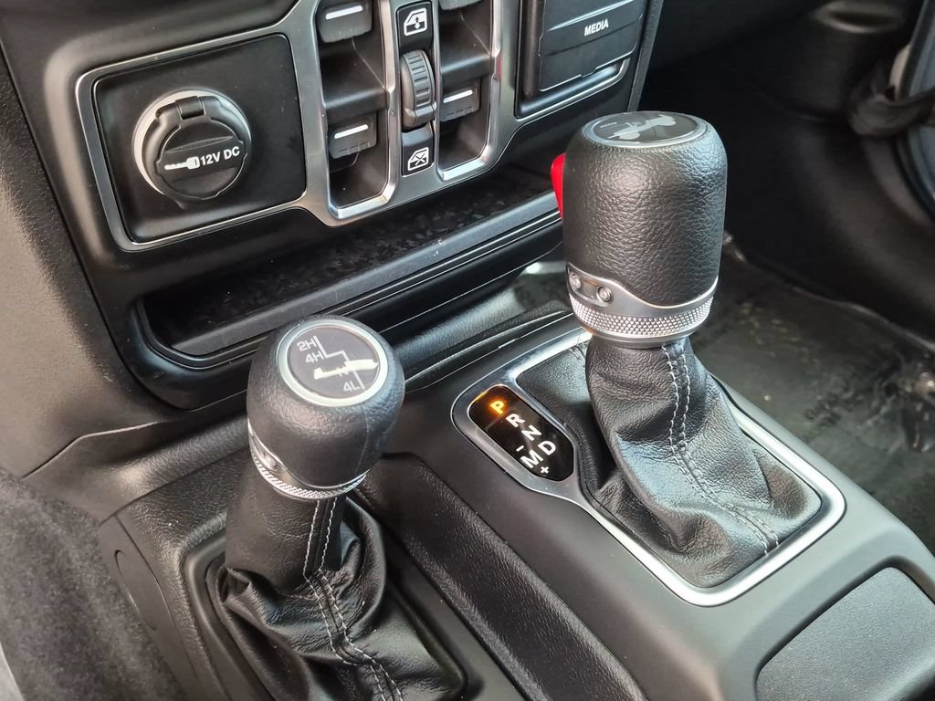 Used 2026 Jeep Wrangler Unlimited Sahara AWD/4WD image 25