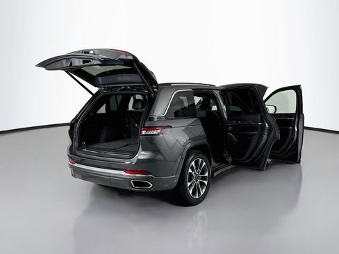 Used 2023 Jeep Grand Cherokee Overland w/ Advanced Protech Group III AWD/4WD image 28