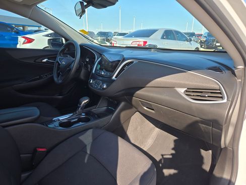 Used 2023 Chevrolet Malibu LT FWD image 27
