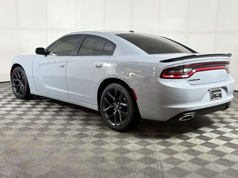 Used 2022 Dodge Charger SXT w/ Blacktop Package image 3