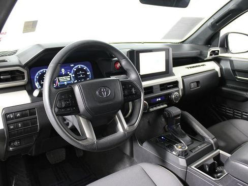 Used 2024 Toyota Tacoma TRD Off-Road image 7