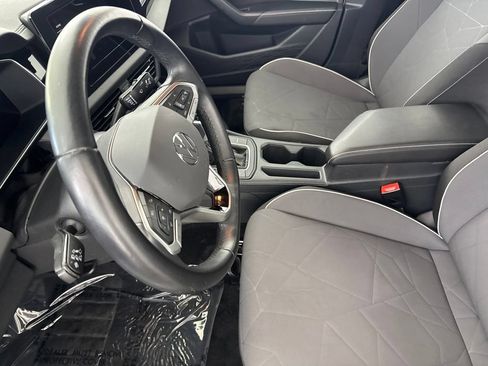Used 2025 Volkswagen Jetta Sport FWD image 22