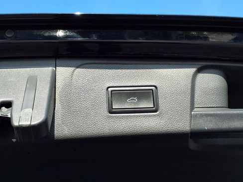 Used 2019 Volkswagen Atlas SE image 8