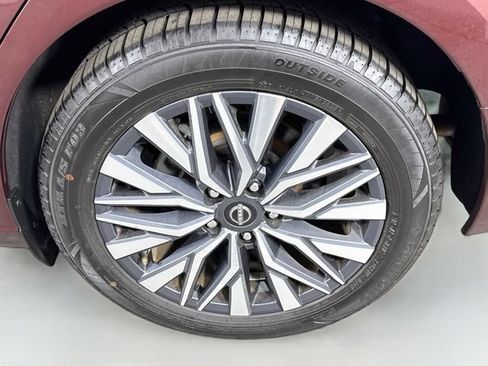 Used 2024 Nissan Altima 2.5 SV FWD image 28