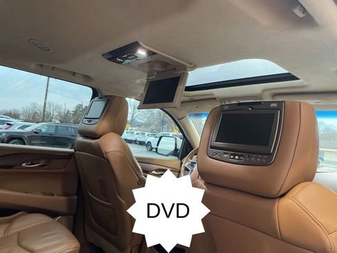 Used 2016 Cadillac Escalade Platinum image 6