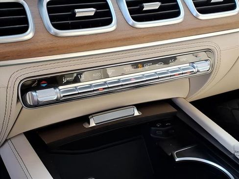 Used 2022 Mercedes-Benz GLS 450 4MATIC image 12