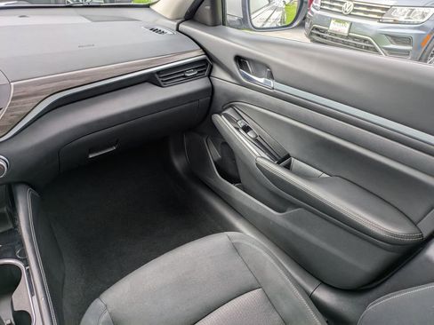 Certified 2023 Nissan Altima 2.5 SV image 17