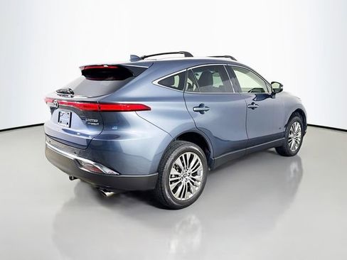 Used 2022 Toyota Venza Limited image 8