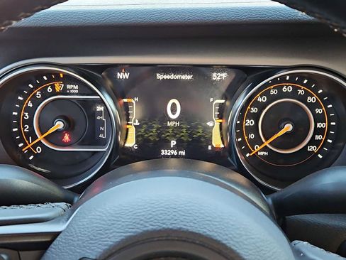 Used 2022 Jeep Gladiator Sport image 45