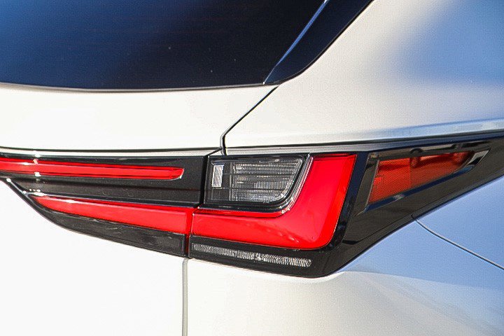 Used 2024 Lexus NX 450h+ AWD w/ Vision Package image 9