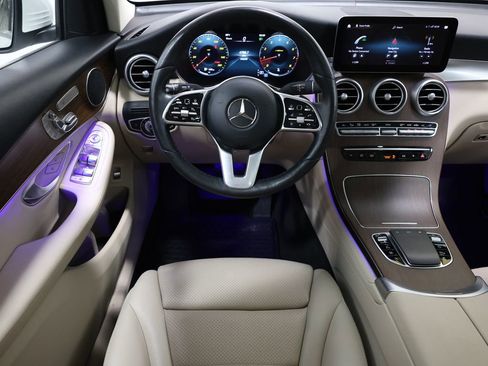 Used 2021 Mercedes-Benz GLC 300 4MATIC image 16