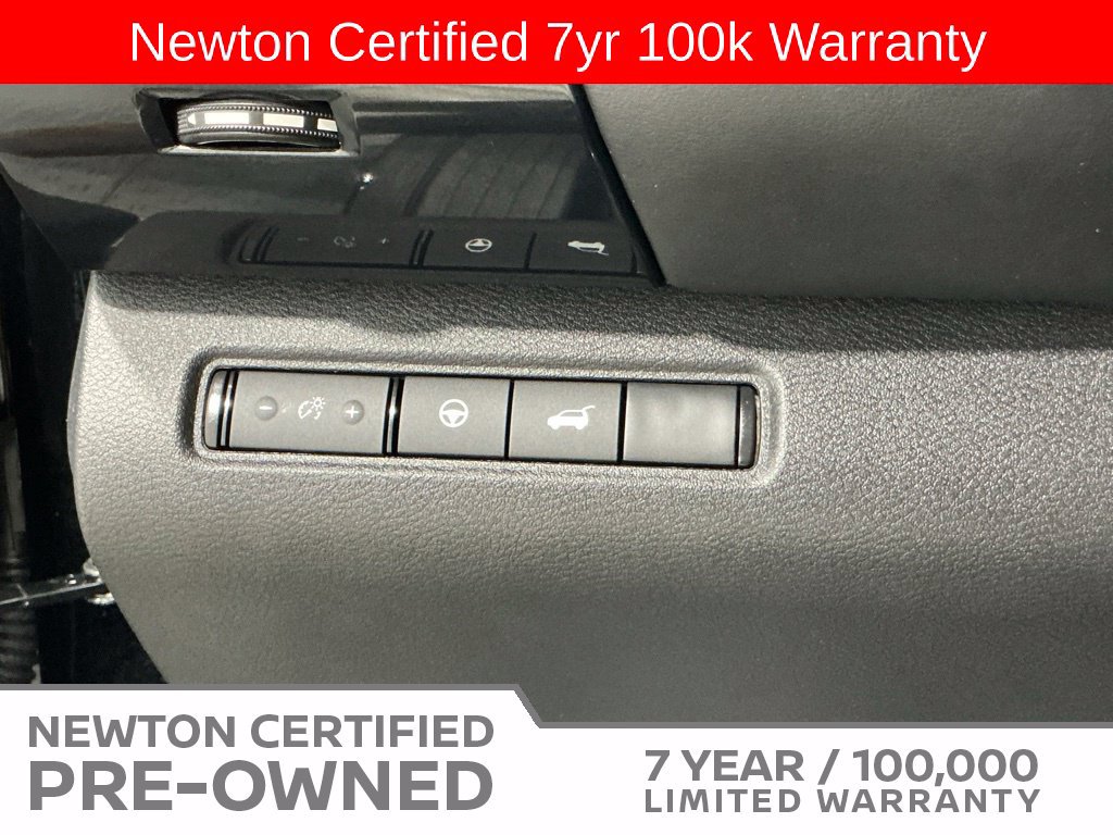 Used 2025 Nissan Pathfinder SV FWD image 34