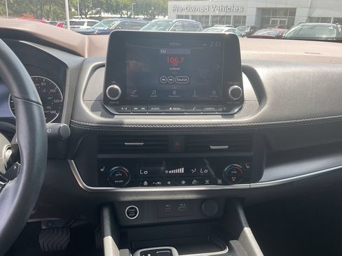 Used 2023 Nissan Rogue SV w/ SV Premium B Package FWD image 24