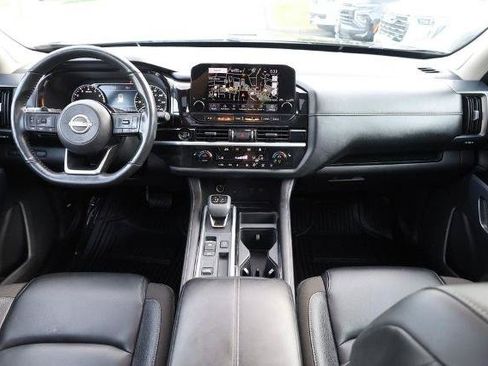 Certified 2025 Nissan Pathfinder SL w/ SL Premium Package FWD image 28
