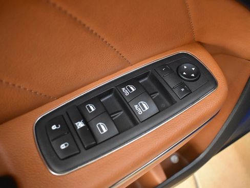 Used 2022 Dodge Charger SRT Hellcat w/ Harman/Kardon Audio Group image 11