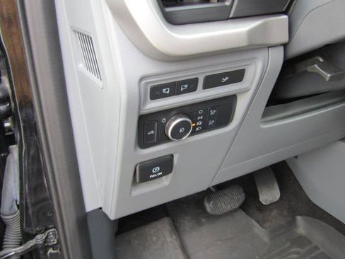 Certified 2022 Ford F150 XLT w/ Equipment Group 302A High image 19