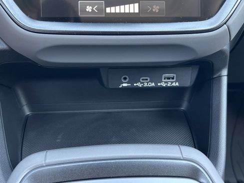 Used 2026 Subaru Crosstrek 2.5i Premium AWD/4WD image 17