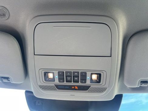 Used 2023 Ford Explorer XLT w/ Equipment Group 202A image 33