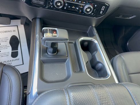 Used 2025 Chevrolet Silverado 1500 High Country AWD/4WD image 24