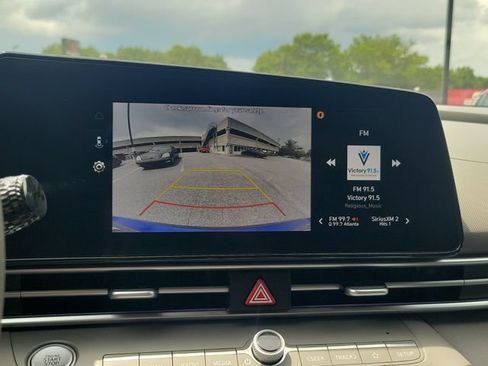 Used 2024 Hyundai Elantra SEL FWD image 22