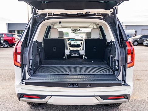 Certified 2025 Ford Expedition Platinum w/ Platinum Ultimate Package image 13