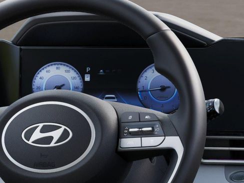 New 2025 Hyundai Elantra Limited image 43