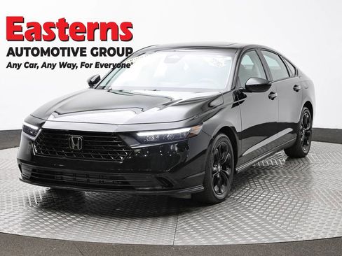 Used 2025 Honda Accord SE image 1