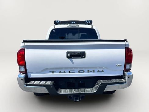 Used 2018 Toyota Tacoma SR5 RWD image 30