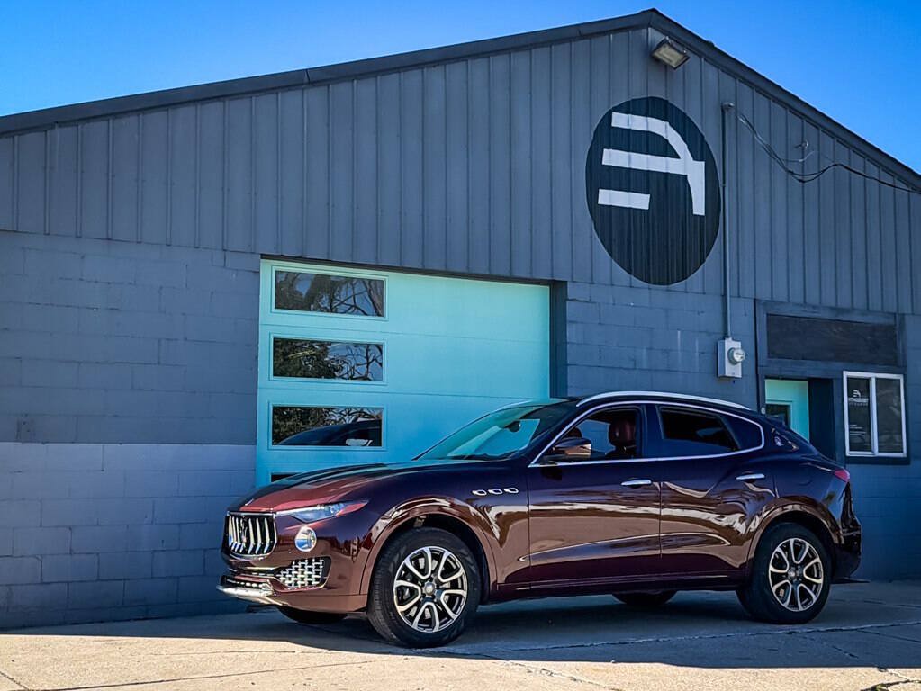Used 2017 Maserati Levante S AWD/4WD image 2