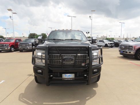 Used 2017 Ford F250 Platinum AWD/4WD image 5