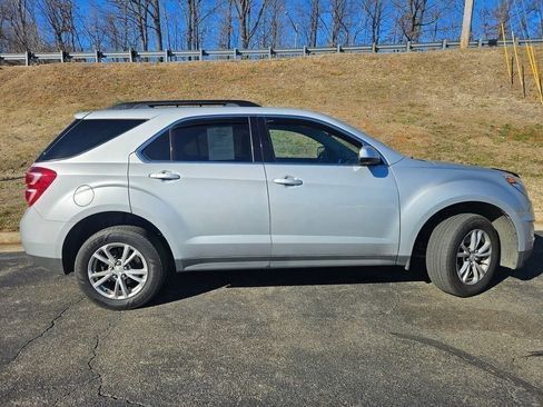 Used 2017 Chevrolet Equinox LT w/ Convenience Package image 8