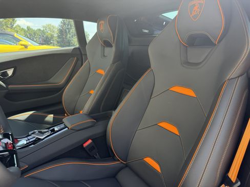 Used 2023 Lamborghini Huracan EVO RWD image 14