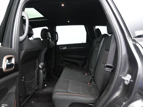 Used 2016 Jeep Grand Cherokee Laredo 75th Anniversary image 17